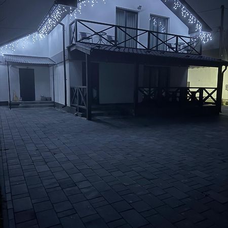 U Anastasii I Sofii Bilya Richki Guest House Mykulychyn Bagian luar foto