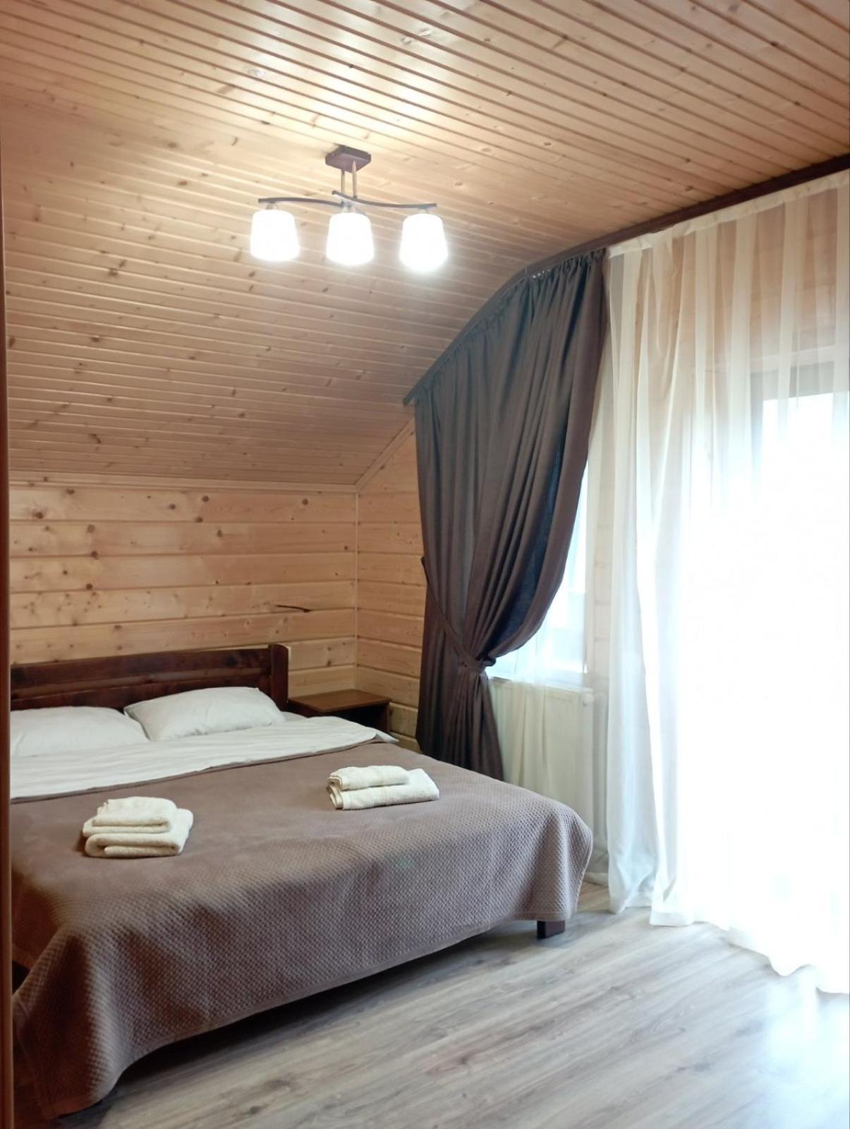 U Anastasii I Sofii Bilya Richki Guest House Mykulychyn Bagian luar foto