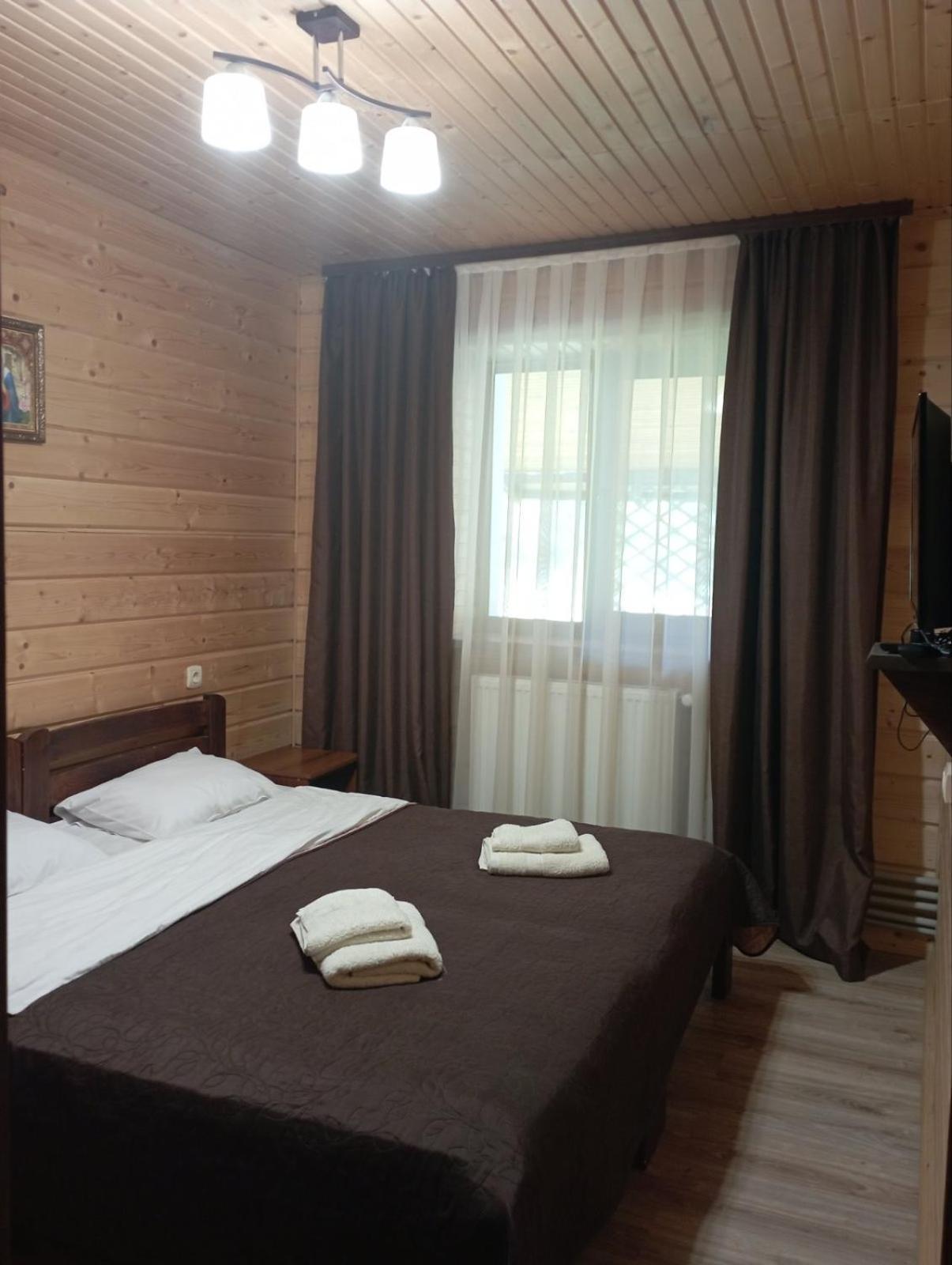 U Anastasii I Sofii Bilya Richki Guest House Mykulychyn Bagian luar foto